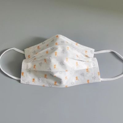 حلقات أذن مرنة ناعمة جدًا 1/8 بوصة ، شريط ارتداء أبيض لثلاث طبقات من قناع الوجه القابل للتصرف للأطفال