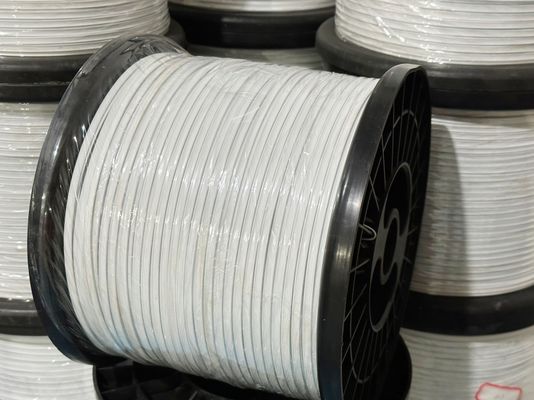 يستخدم قناع الوجه في المصنع شريطًا بسلك أنف أحادي النواة مقاس 3.0 مم مع تعبئة بكرة